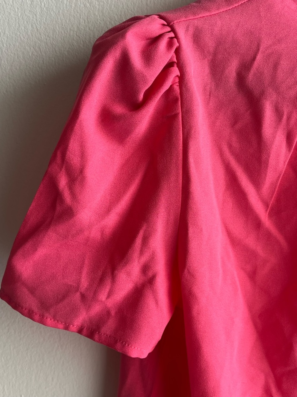 Shein Hot Pink Pleated Short-Sleeve Blouse size 4 Small Medium - Picture 3 of 4